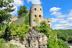 Beeindruckende Felsformationen am Talrand